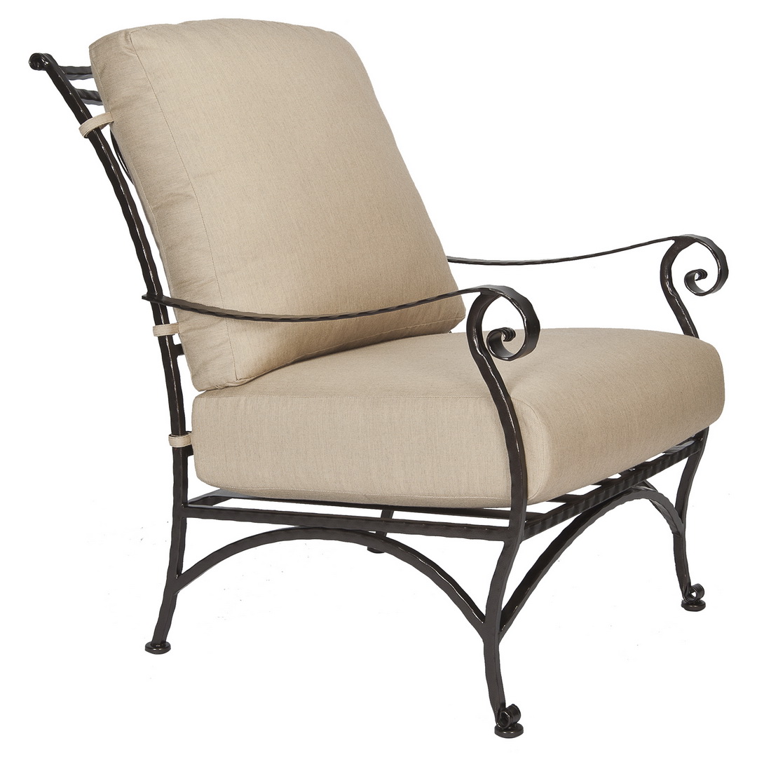 Lounge-Chair-695-CC_GR35-San-Cristobal-OW-Lee